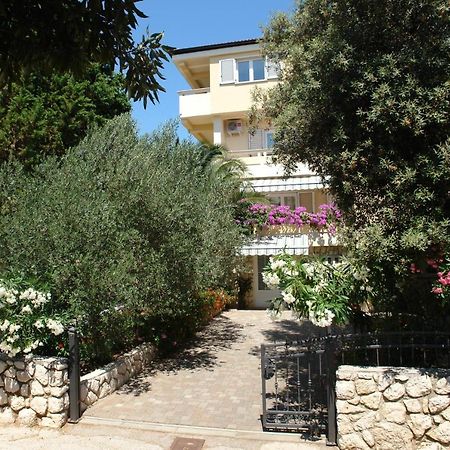 Apartments With A Parking Space Mandre, Pag - 18748 Kolan Exterior foto
