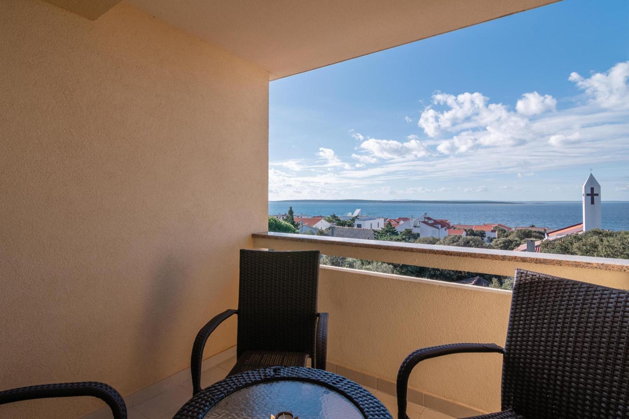Apartments With A Parking Space Mandre, Pag - 18748 Kolan Exterior foto