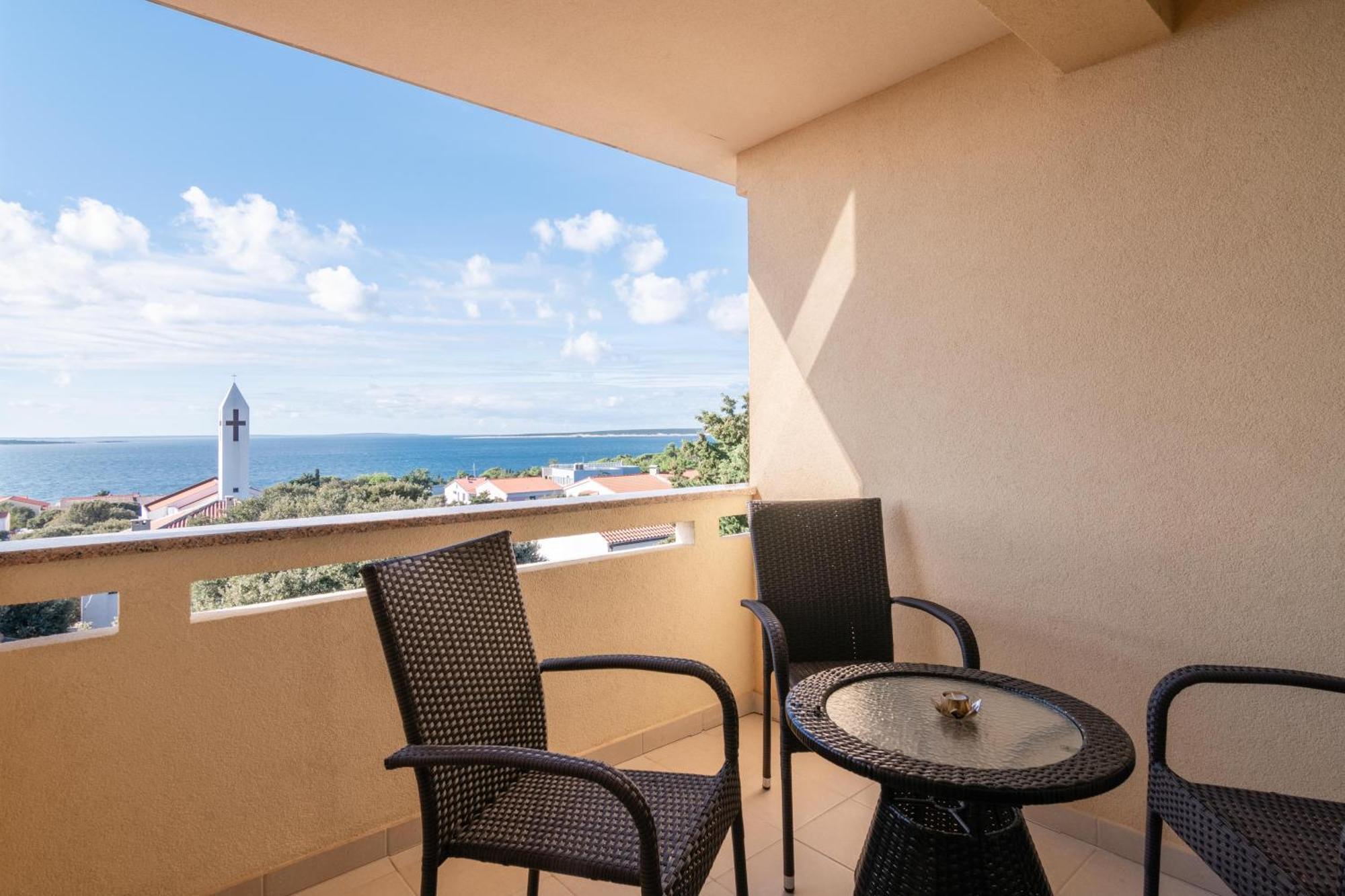 Apartments With A Parking Space Mandre, Pag - 18748 Kolan Exterior foto