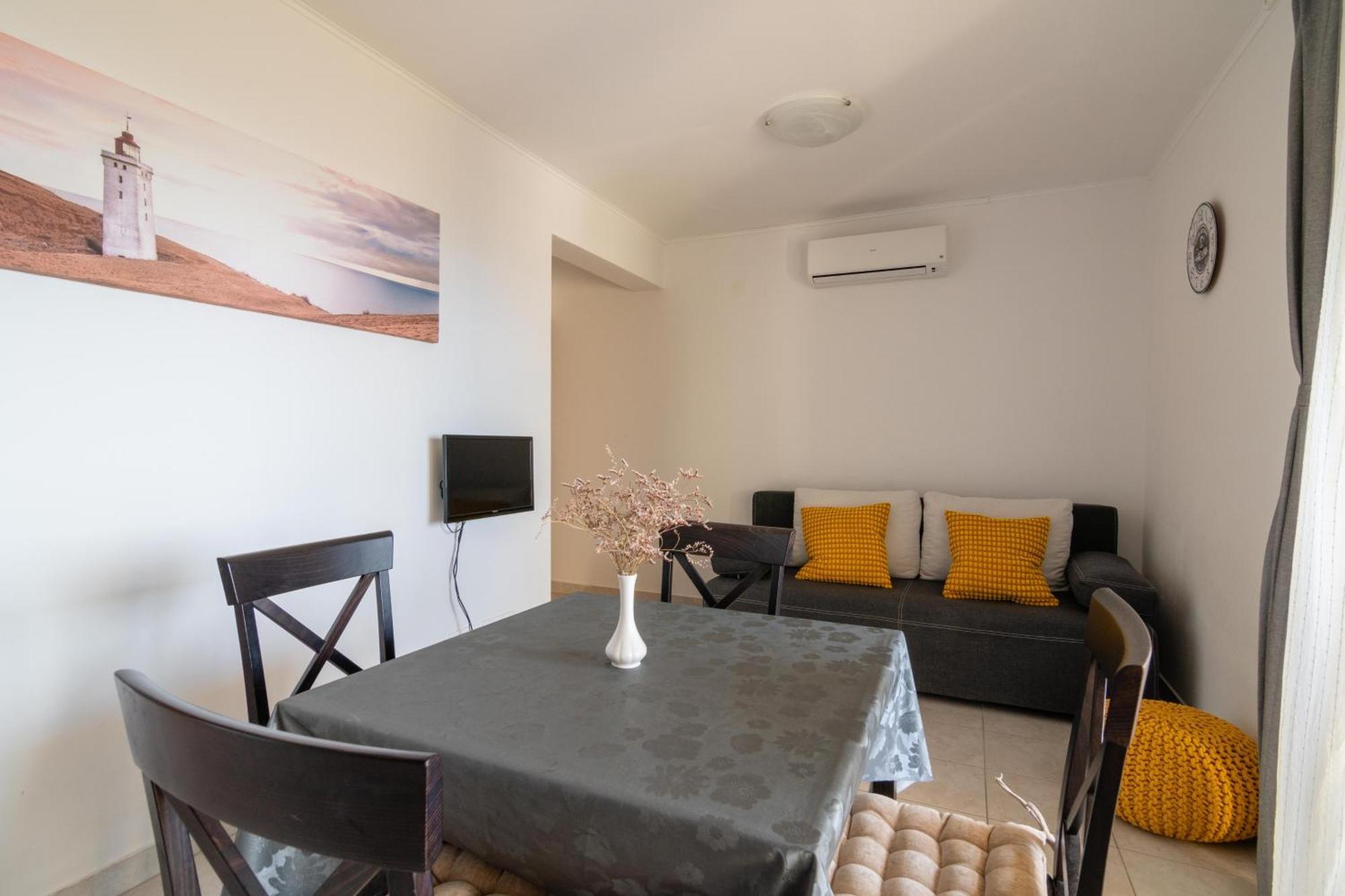 Apartments With A Parking Space Mandre, Pag - 18748 Kolan Exterior foto