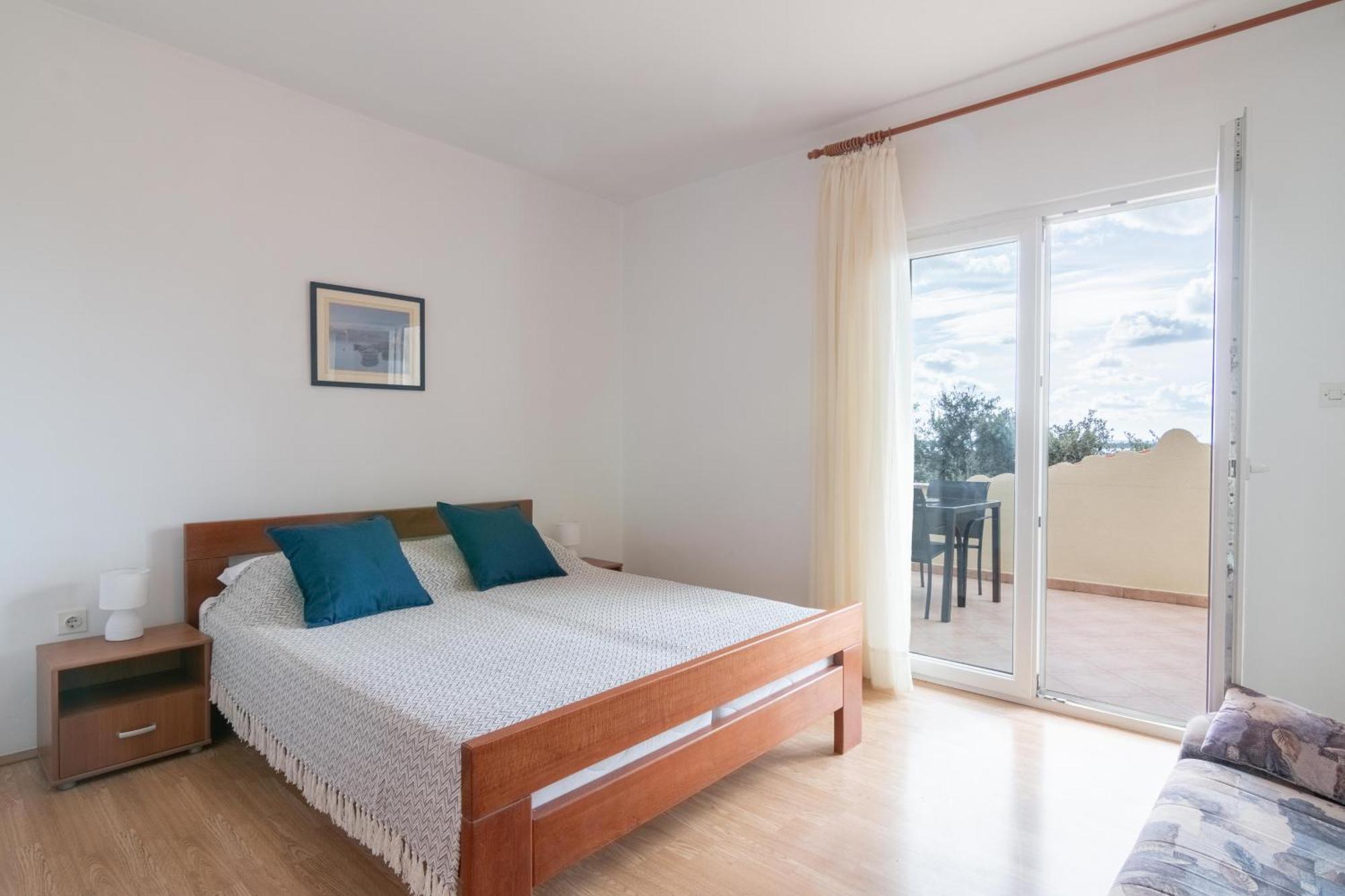 Apartments With A Parking Space Mandre, Pag - 18748 Kolan Exterior foto